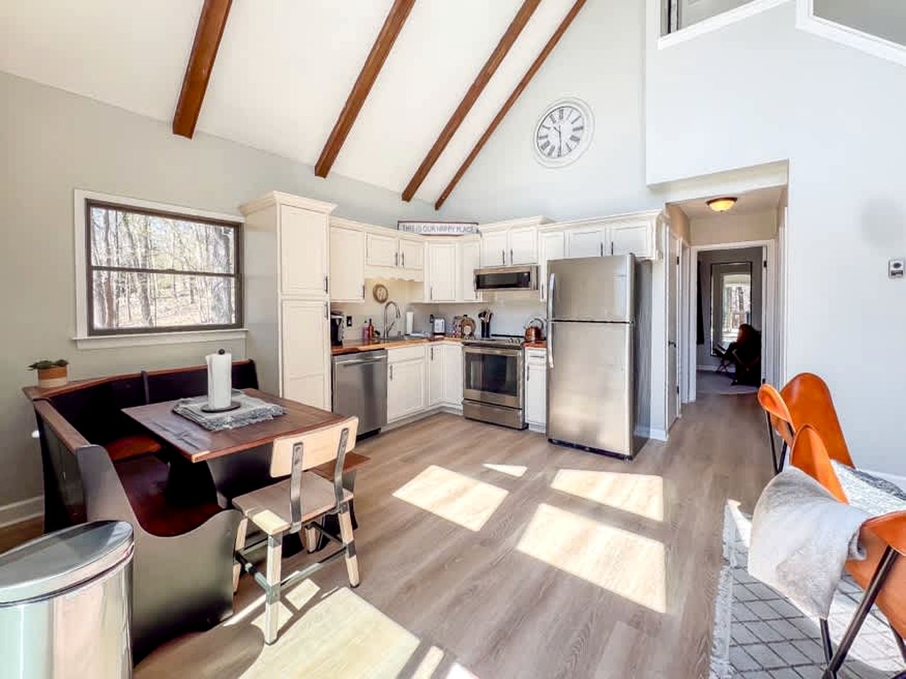 Cozy A-Frame Cabin with Hot Tub & Sauna near Wintergreen Resort, Blue Ridge Mountains VA