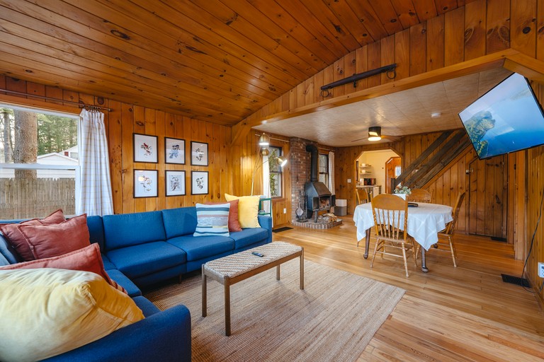 Cabins (United States of America, Corinth, New York)