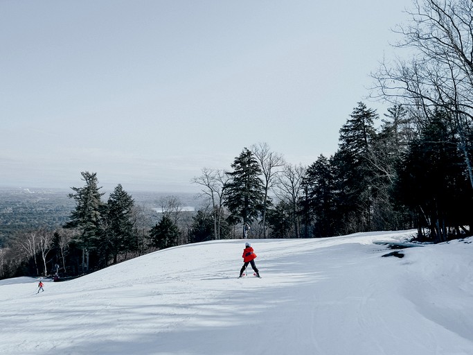 Cabins (United States of America, Corinth, New York)