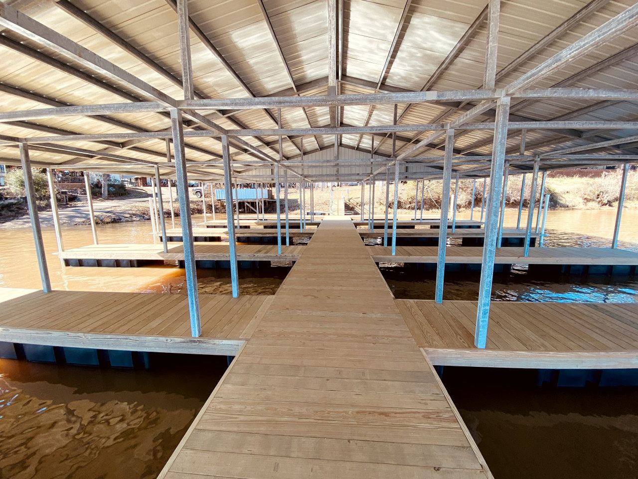 Peaceful Lakefront Tiny Cabin Nestled in the Sabine National Forest for a Romantic Escape in Hemphill, Texas