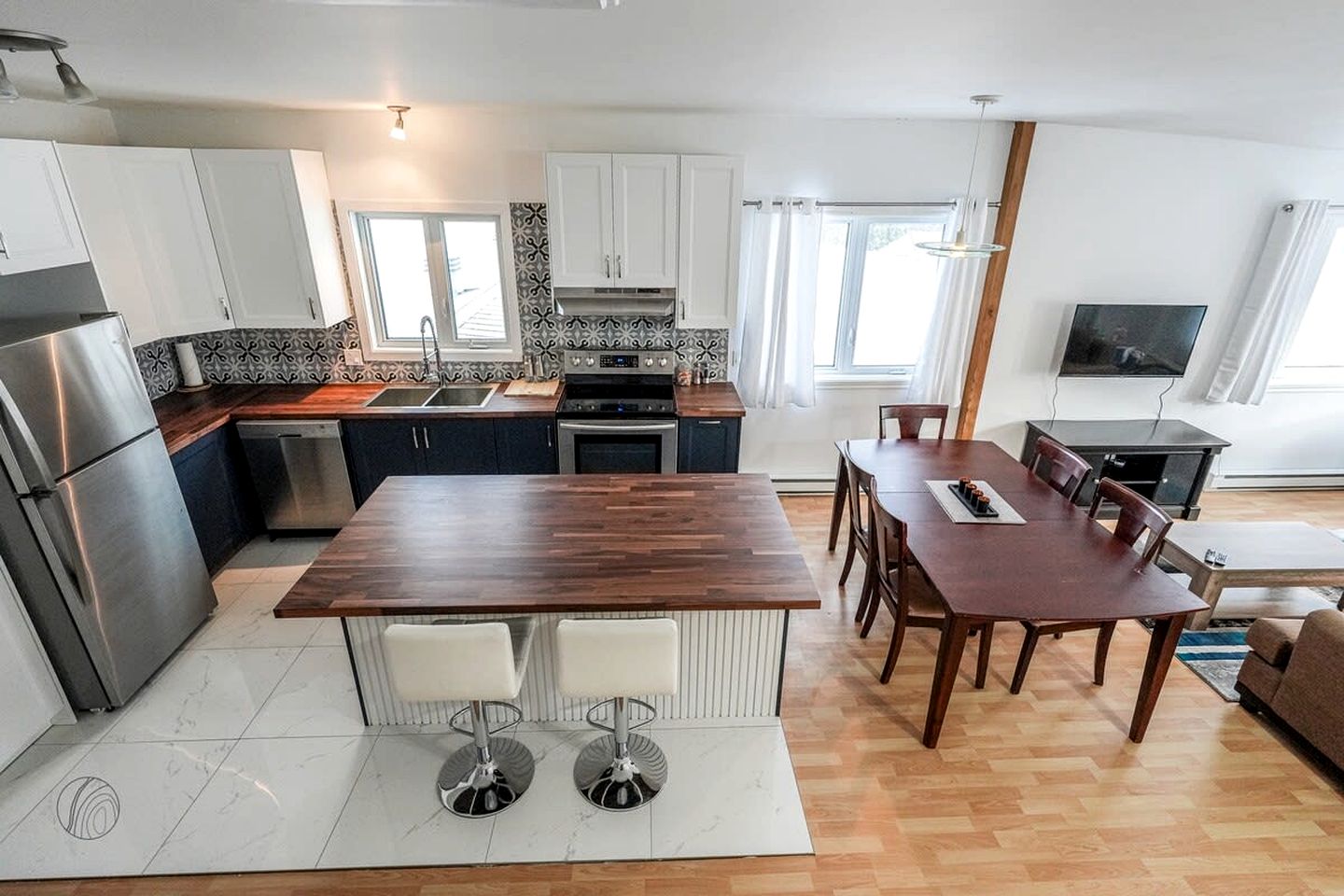 Waterfront Cabin with Barbecue Incredible for Kayaking or Fishing in Lac des Plages, Quebec