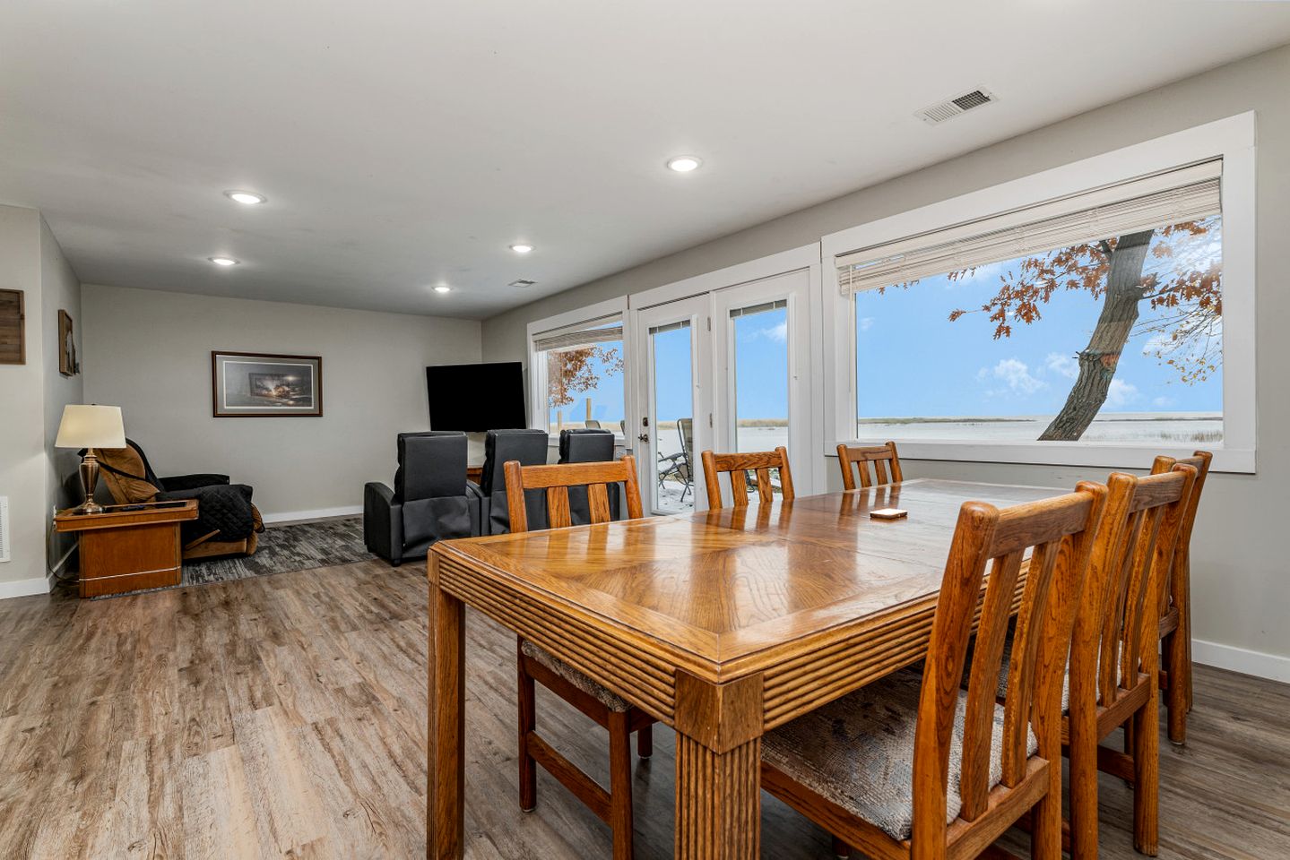 Waterfront Cabin with BBQ, Picnic Space and Amazing Sunsets in Michigan