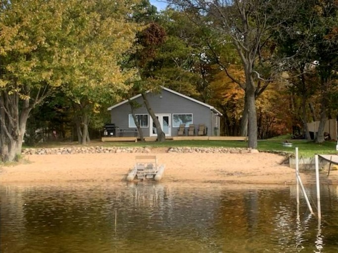 Cabins (United States of America, Au Gres, Michigan)