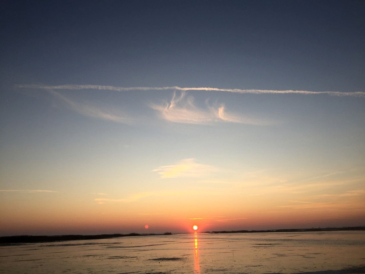 Waterfront Cabin with BBQ, Picnic Space and Amazing Sunsets in Michigan