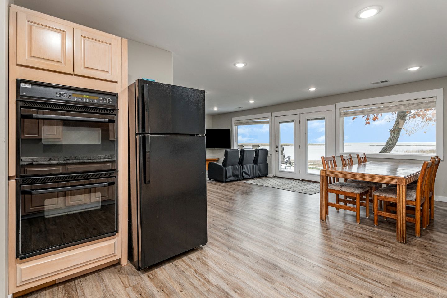 Waterfront Cabin with BBQ, Picnic Space and Amazing Sunsets in Michigan