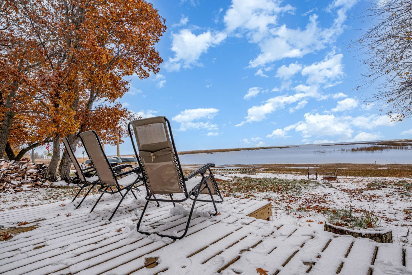 Waterfront Cabin with BBQ, Picnic Space and Amazing Sunsets in Michigan