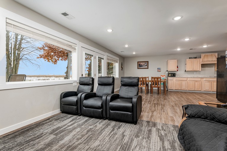 Cabins (United States of America, Au Gres, Michigan)