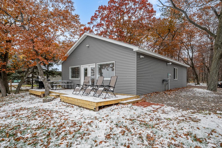 Cabins (United States of America, Au Gres, Michigan)