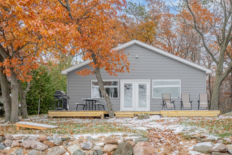 Cabins (United States of America, Au Gres, Michigan)