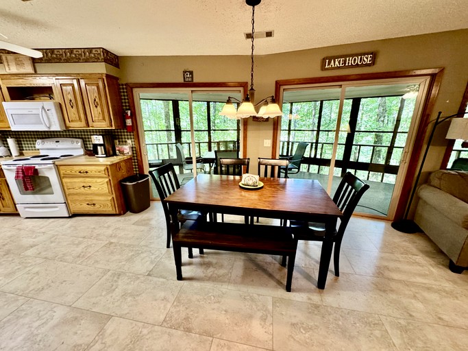 Cabins (United States of America, Fairfield Bay, Arkansas)