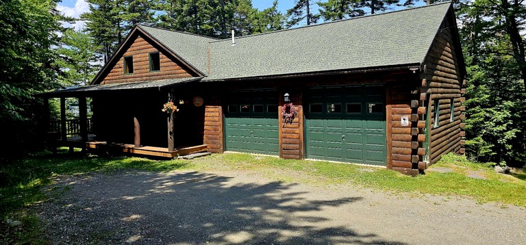 Cabins (United States of America, Greenville, Maine)