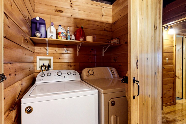 Cabins (United States of America, Greenville, Maine)