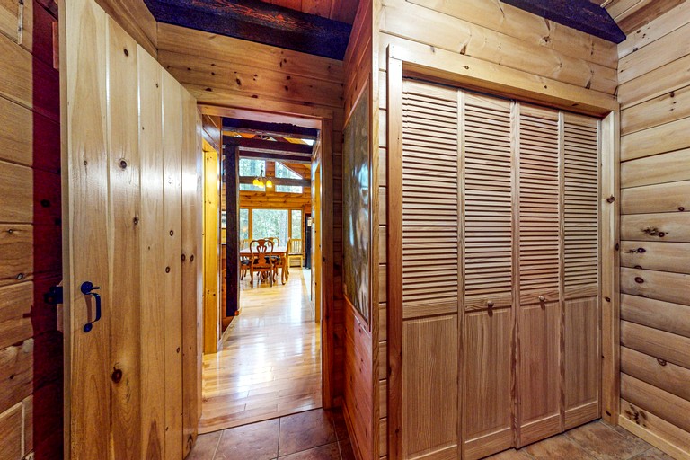 Cabins (United States of America, Greenville, Maine)