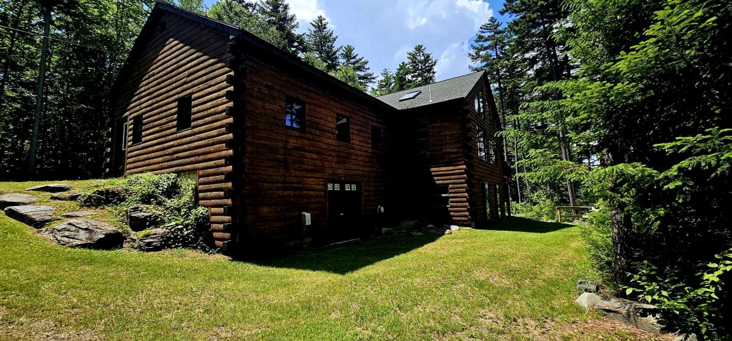 Waterfront Cabin with Private Deck Loaded with Kayaks in Maine