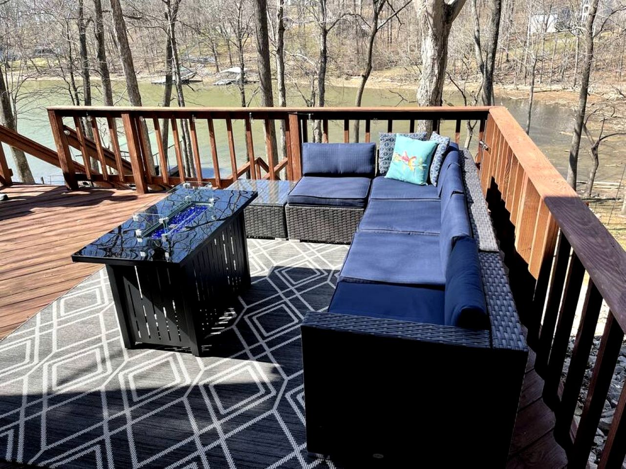 Waterfront Cabin with Private Dock, Jacuzzi and Deck in Kentucky