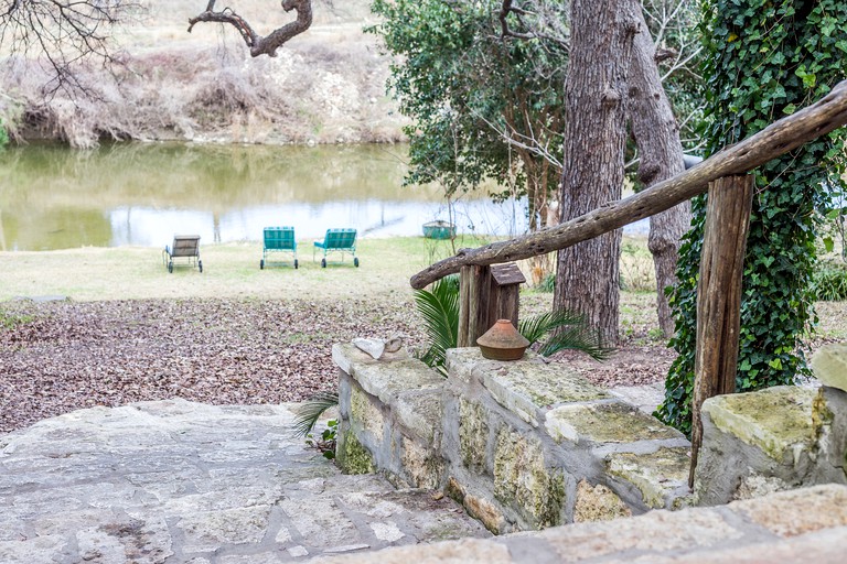 Creekside Camp & Cabins PetFriendly The Grand View House, Vacation