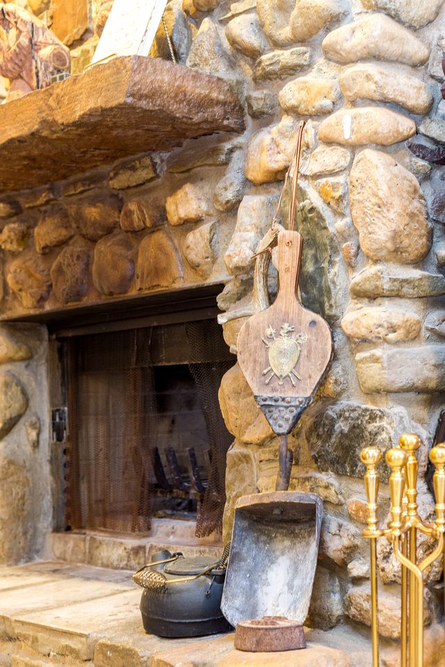 Creekside Camp & Cabins PetFriendly The Grand View House, Vacation