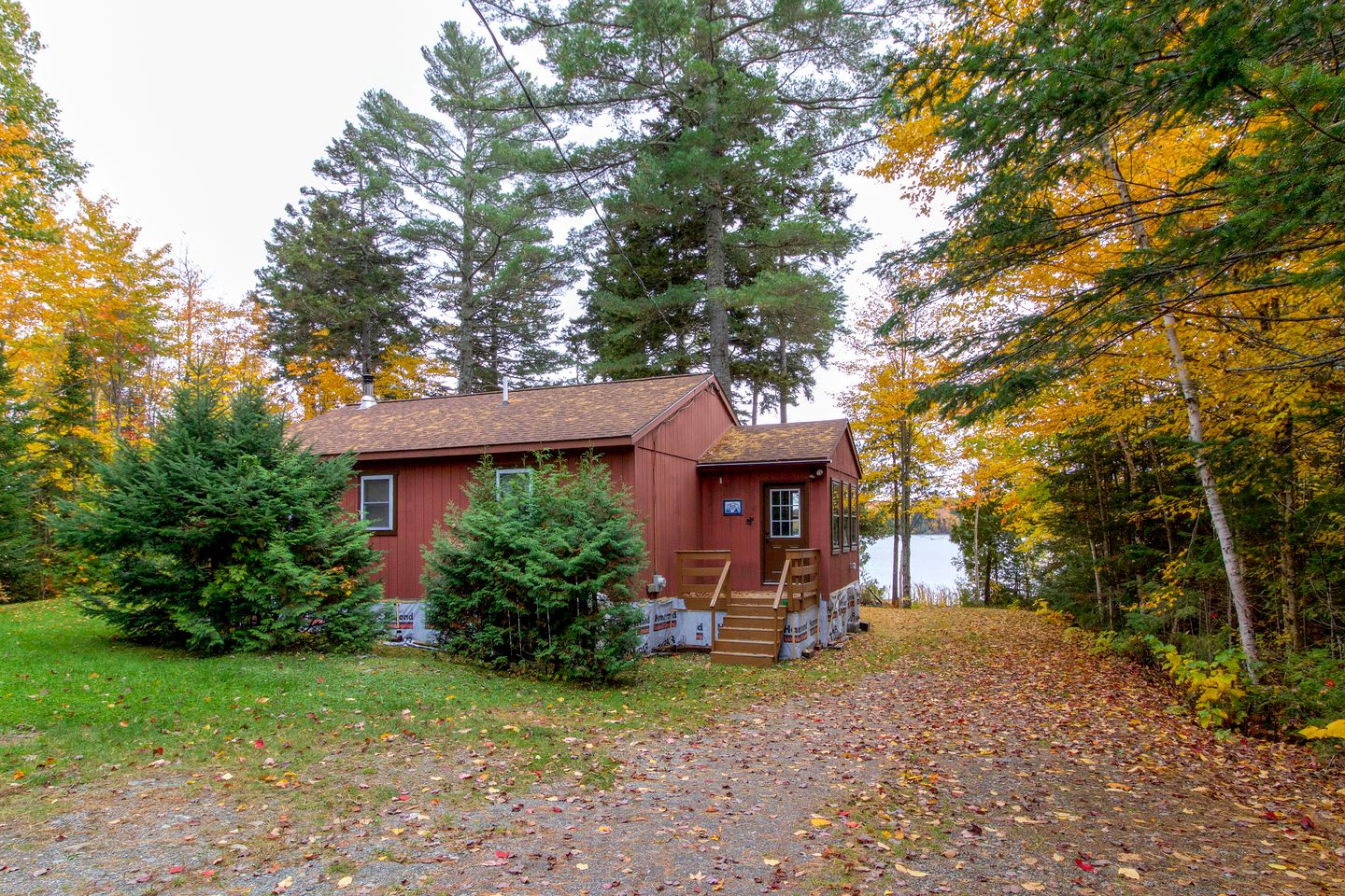 Cabin Lower Wilson Pond, Maine Glamping Hub