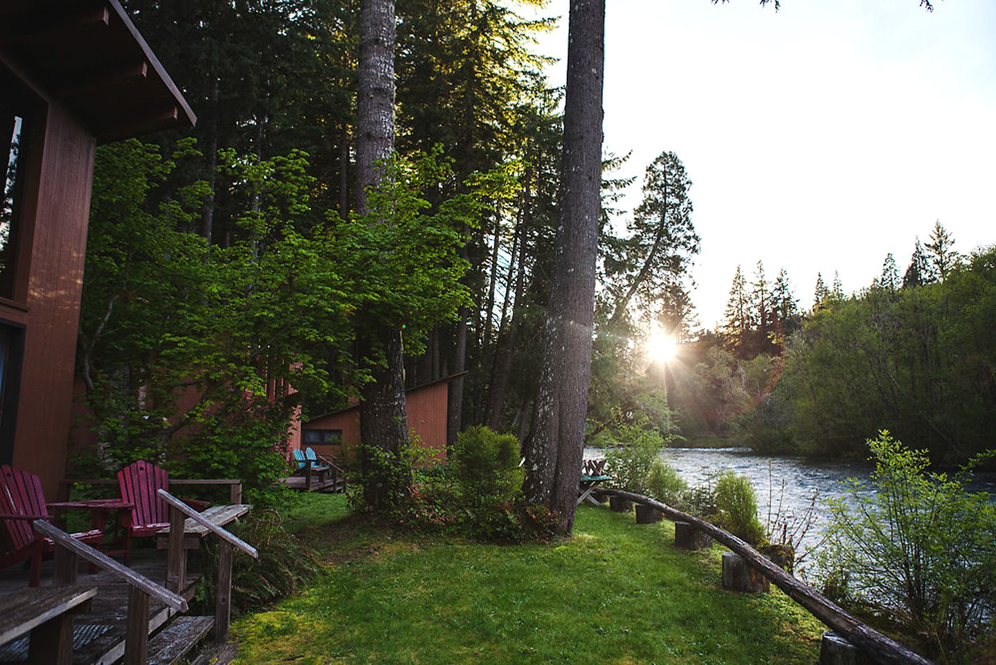 Cozy Cabin Getaway in the Woodlands near the Western Cascades of Oregon