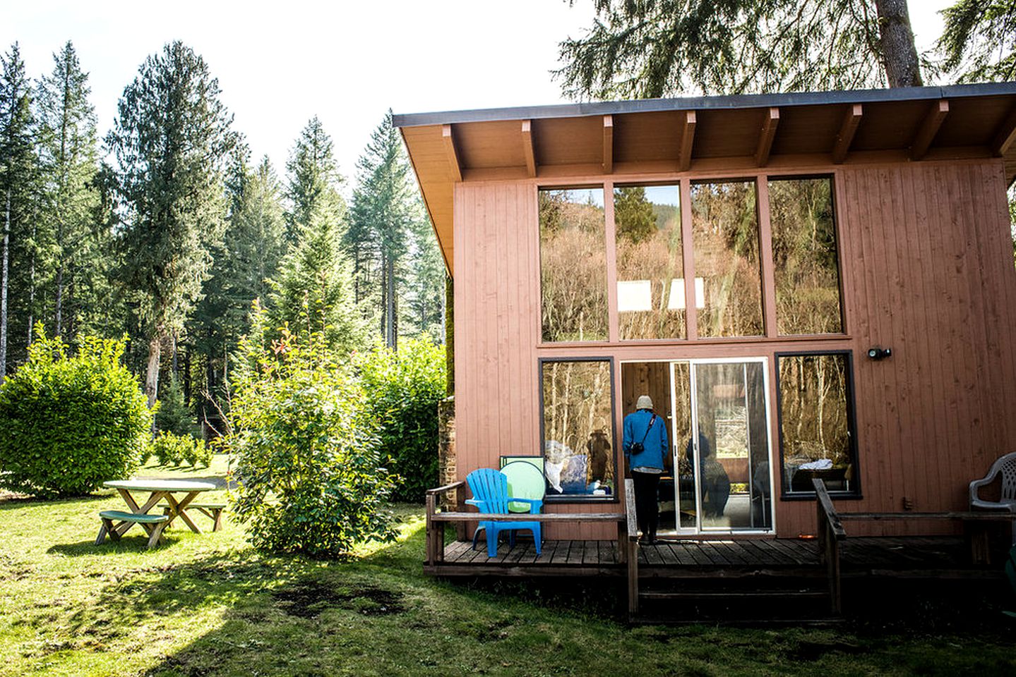 Cozy Cabin Getaway in the Woodlands near the Western Cascades of Oregon