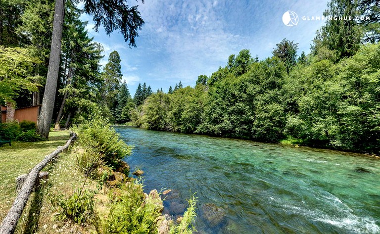 Cabins (McKenzie Bridge, Oregon, United States)