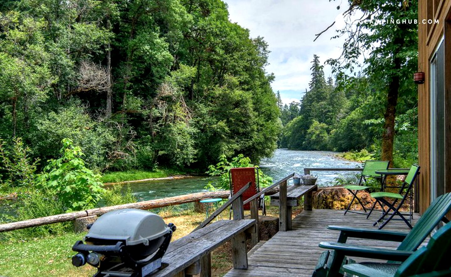 Charming Cabin Rental with Lovely Forest Views in Blue River, Oregon