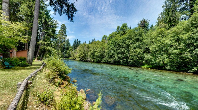 Cabins (McKenzie Bridge, Oregon, United States)