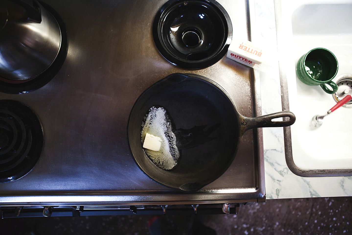 Rustic River Cabin Rental with Lush Woodland Views near Eugene, Oregon