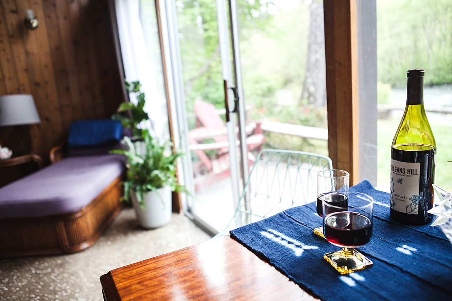 Rustic River Cabin Rental with Lush Woodland Views near Eugene, Oregon