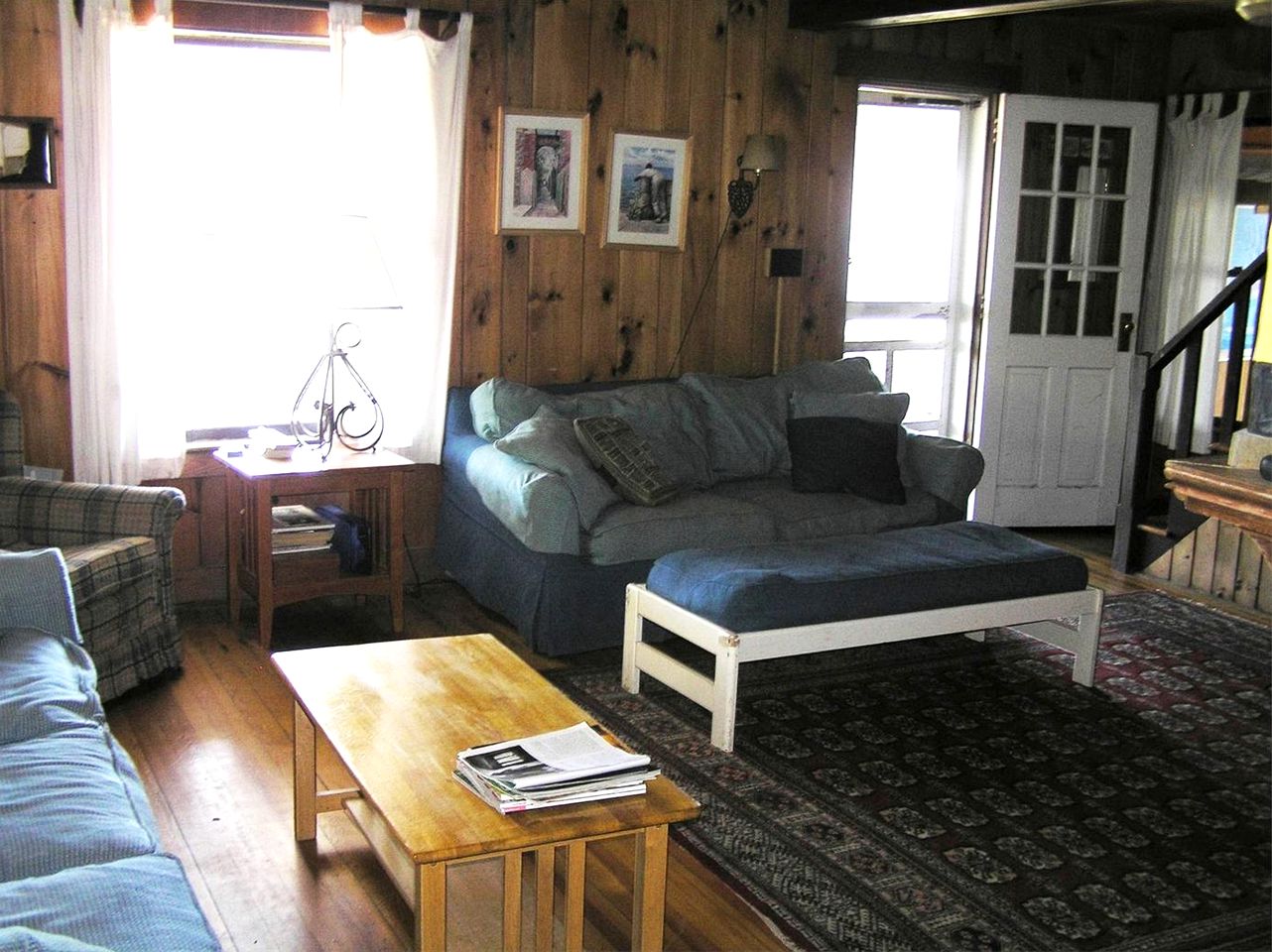 Lovely Beach Cottage with Incredible Sunsets from the Deck in Wellfleet, Massachusetts