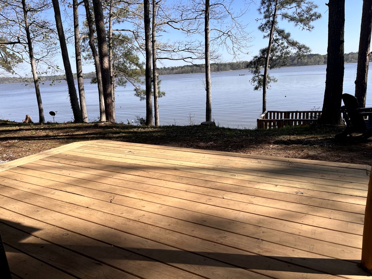 Beautiful Cabin by the Lake Nestled in Sabine National Forest for a Romantic Retreat in Hemphill, Texas