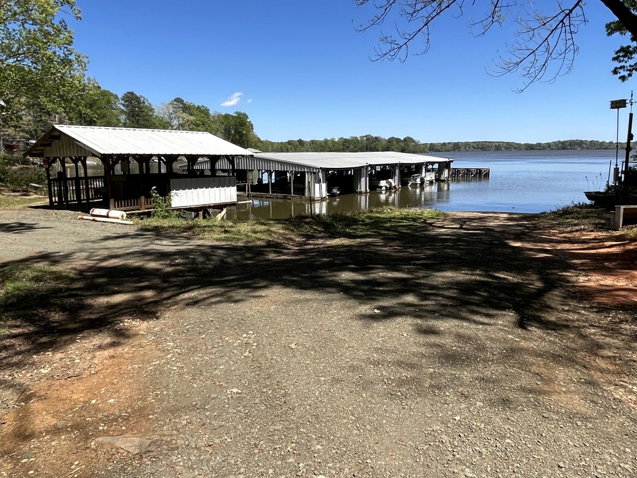 Beautiful Cabin by the Lake Nestled in Sabine National Forest for a Romantic Retreat in Hemphill, Texas
