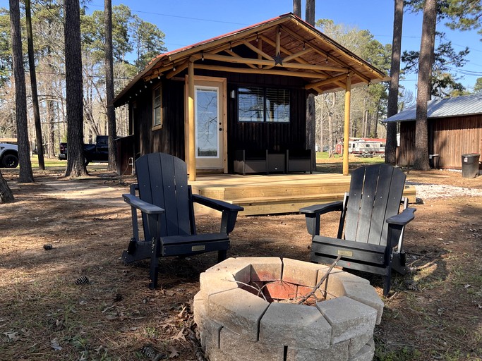 Cabins (United States of America, Hemphill, Texas)