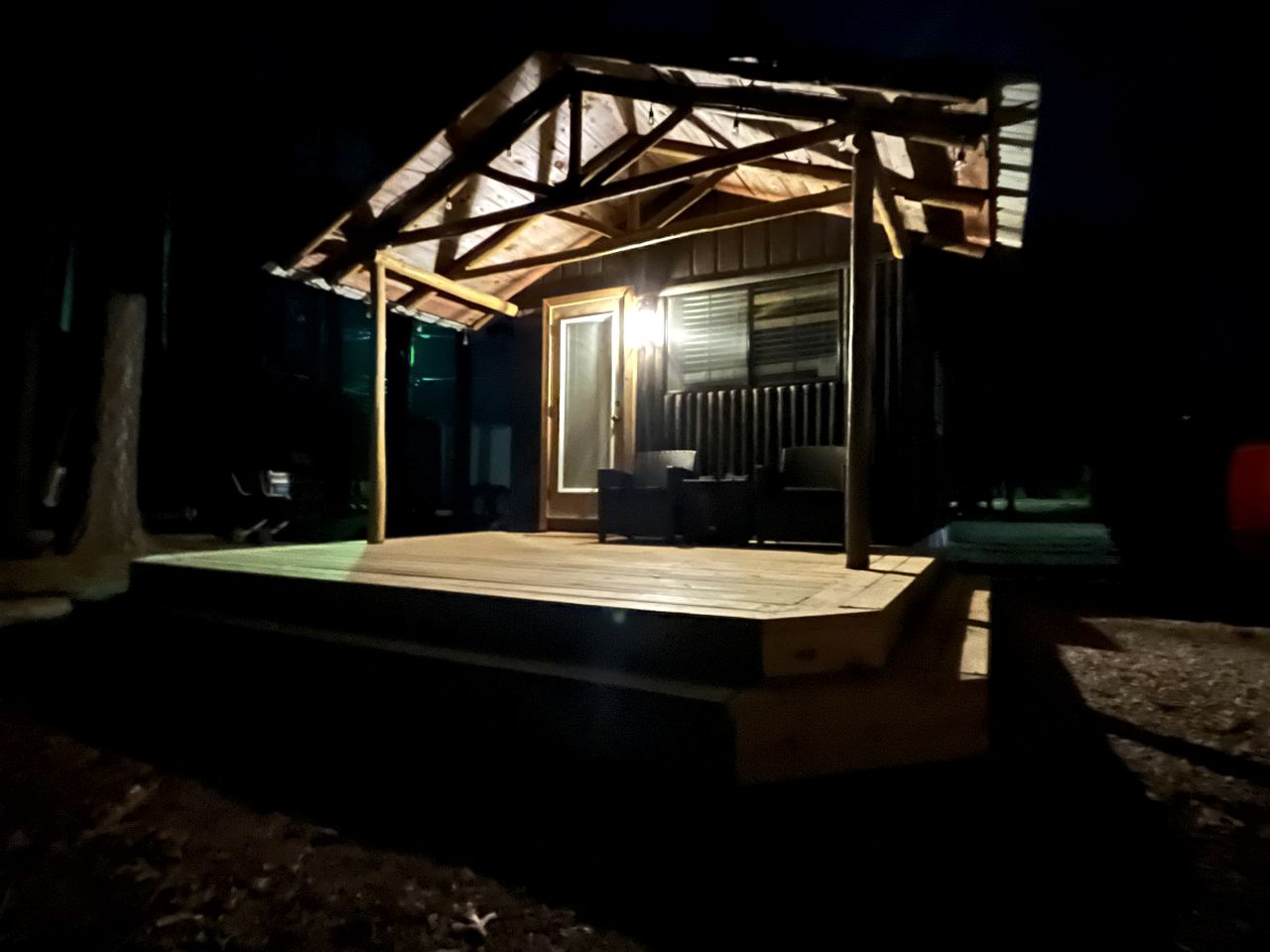 Beautiful Cabin by the Lake Nestled in Sabine National Forest for a Romantic Retreat in Hemphill, Texas
