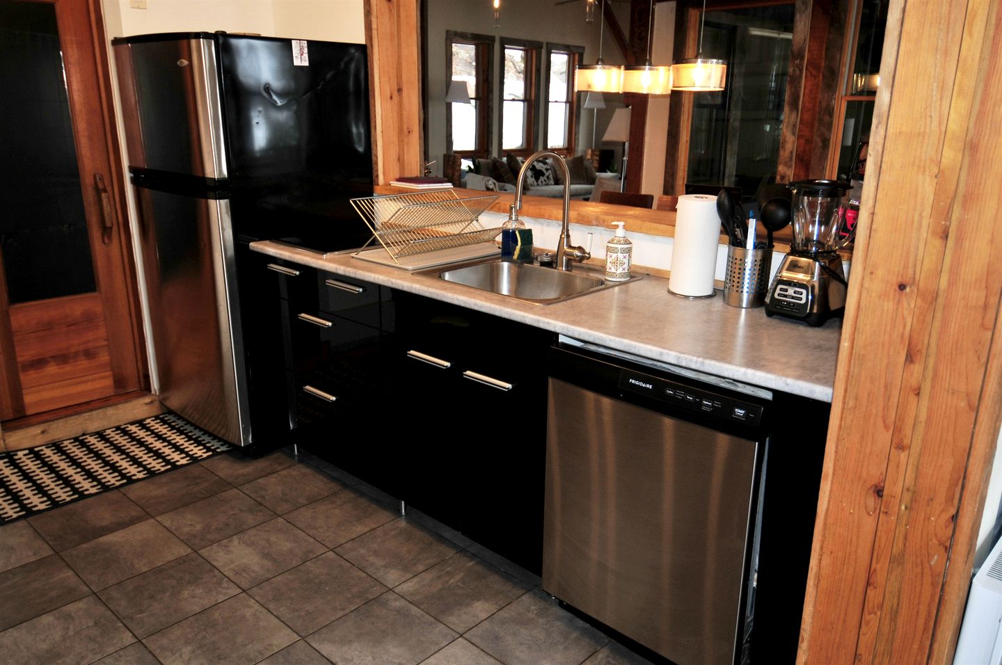 Waterfront Cottage with Hot Tub and Sauna in Wakefield, Quebec, Canada