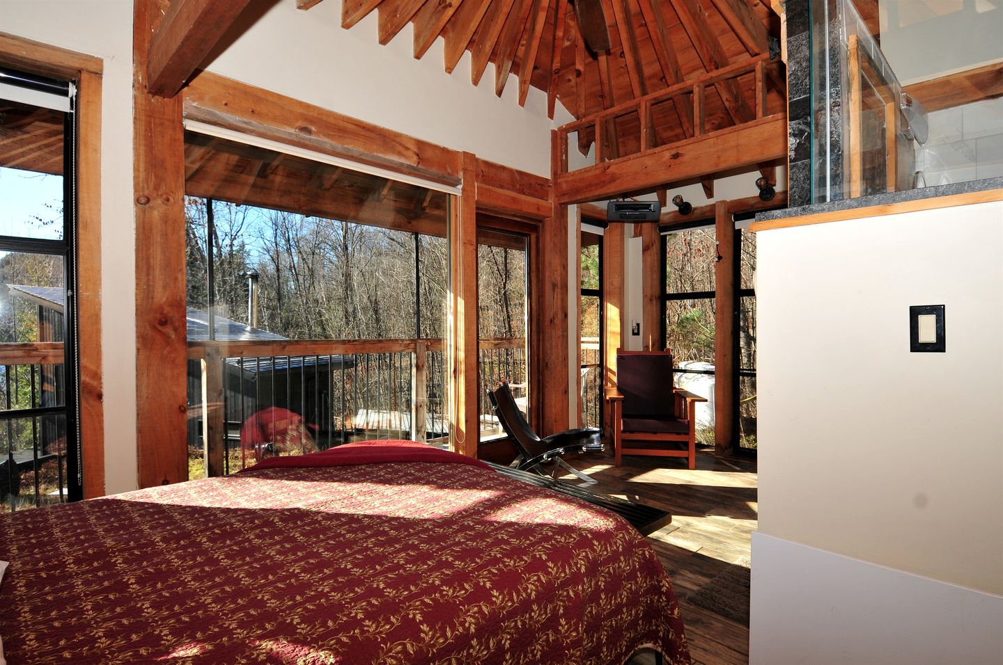 Waterfront Cottage with Hot Tub and Sauna in Wakefield, Quebec, Canada