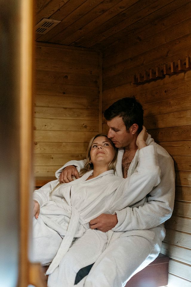 Waterfront Cottage with Hot Tub and Sauna in Wakefield, Quebec, Canada