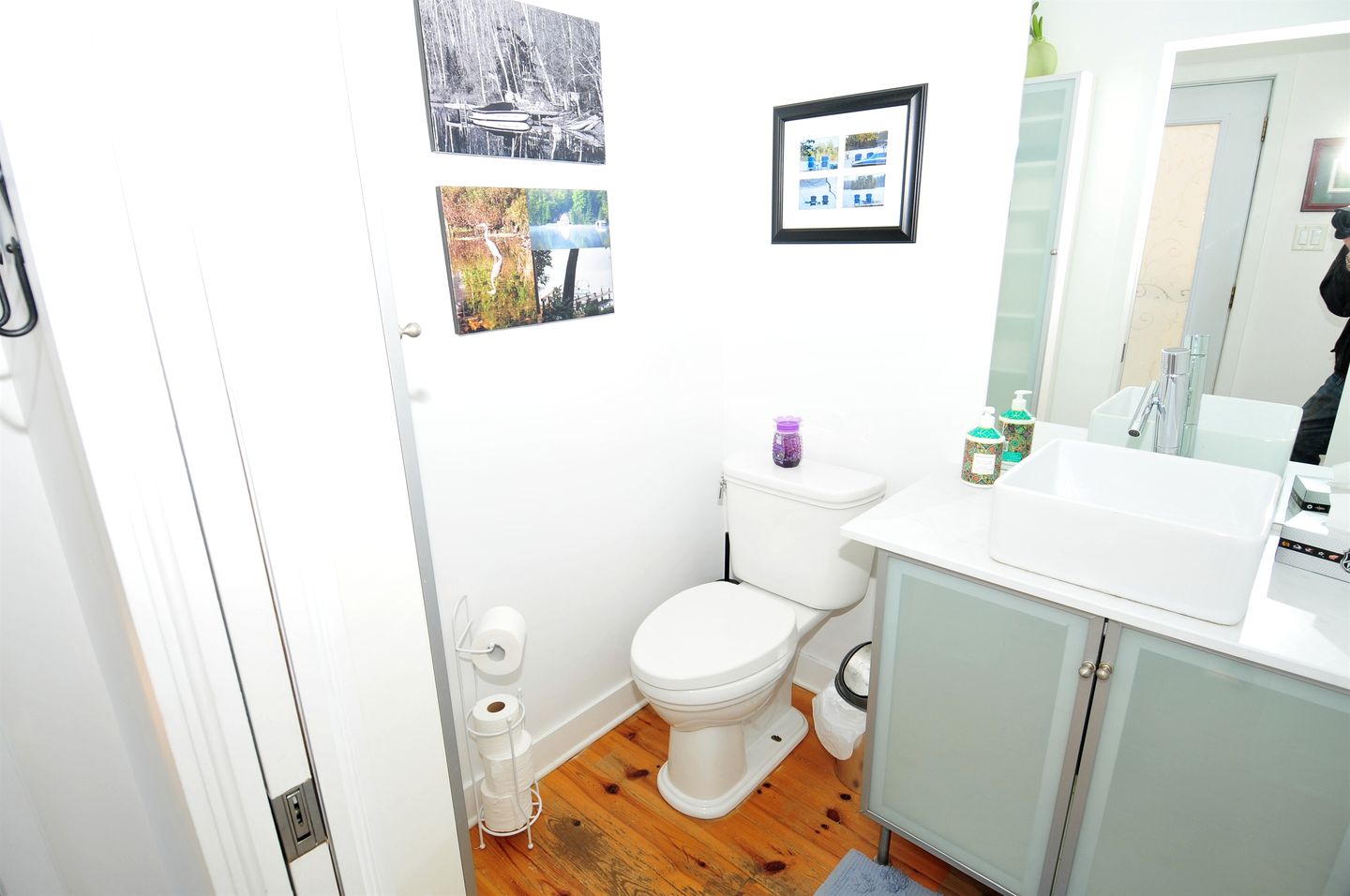 Waterfront Cottage with Hot Tub and Sauna in Wakefield, Quebec, Canada