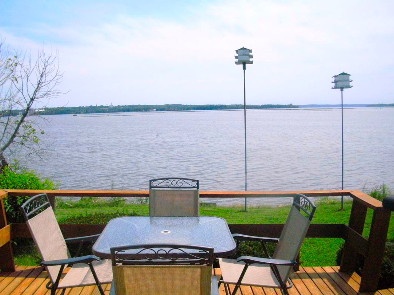 Family-Friendly Waterfront Cottage near the Shimek State Forest and the Mississippi River, Iowa