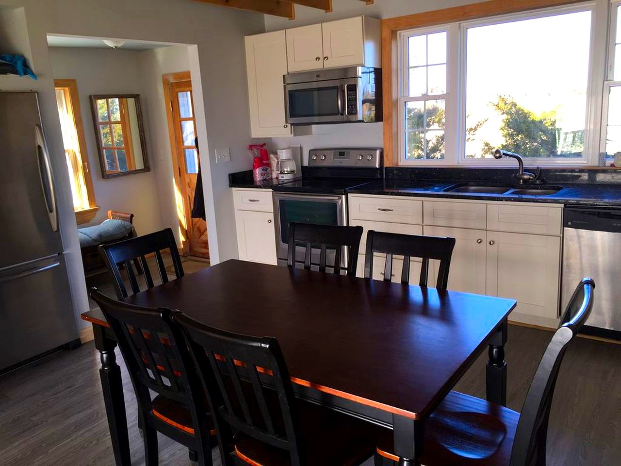 Pet-Friendly Cottage Rental with Stunning Decking on Delaware Bay, New Jersey