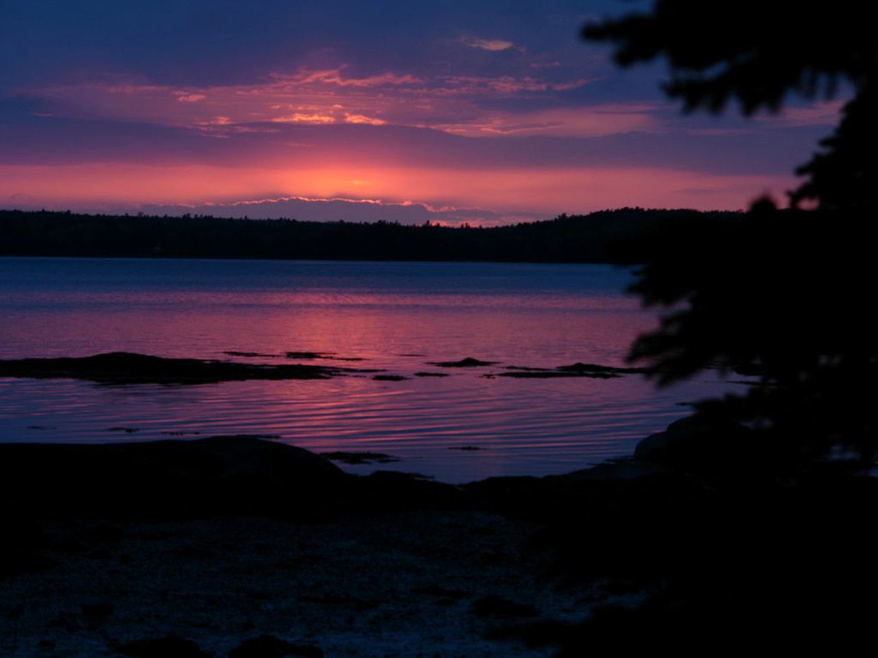 Coastal Vacation Rental with Fireplace near the Acadia National Park in Maine