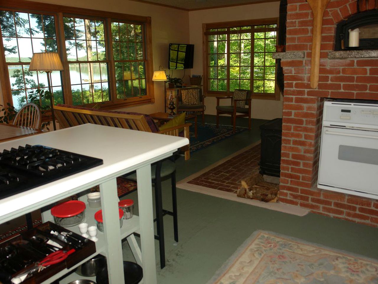 Coastal Vacation Rental with Fireplace near the Acadia National Park in Maine