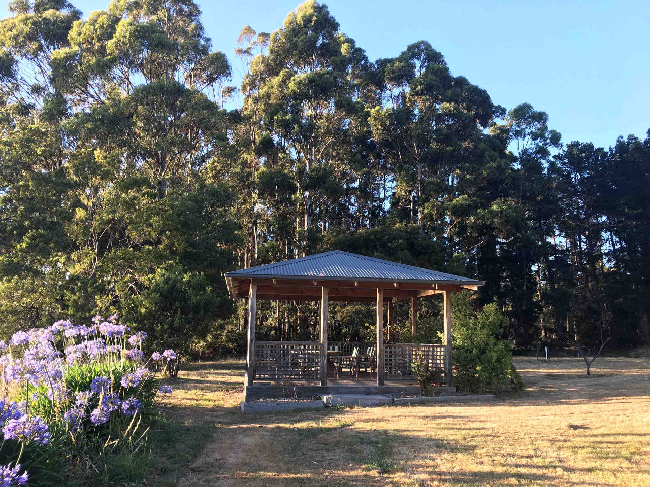 Waterfront Cottage with Views of Bruny Island near Kettering, Tasmania