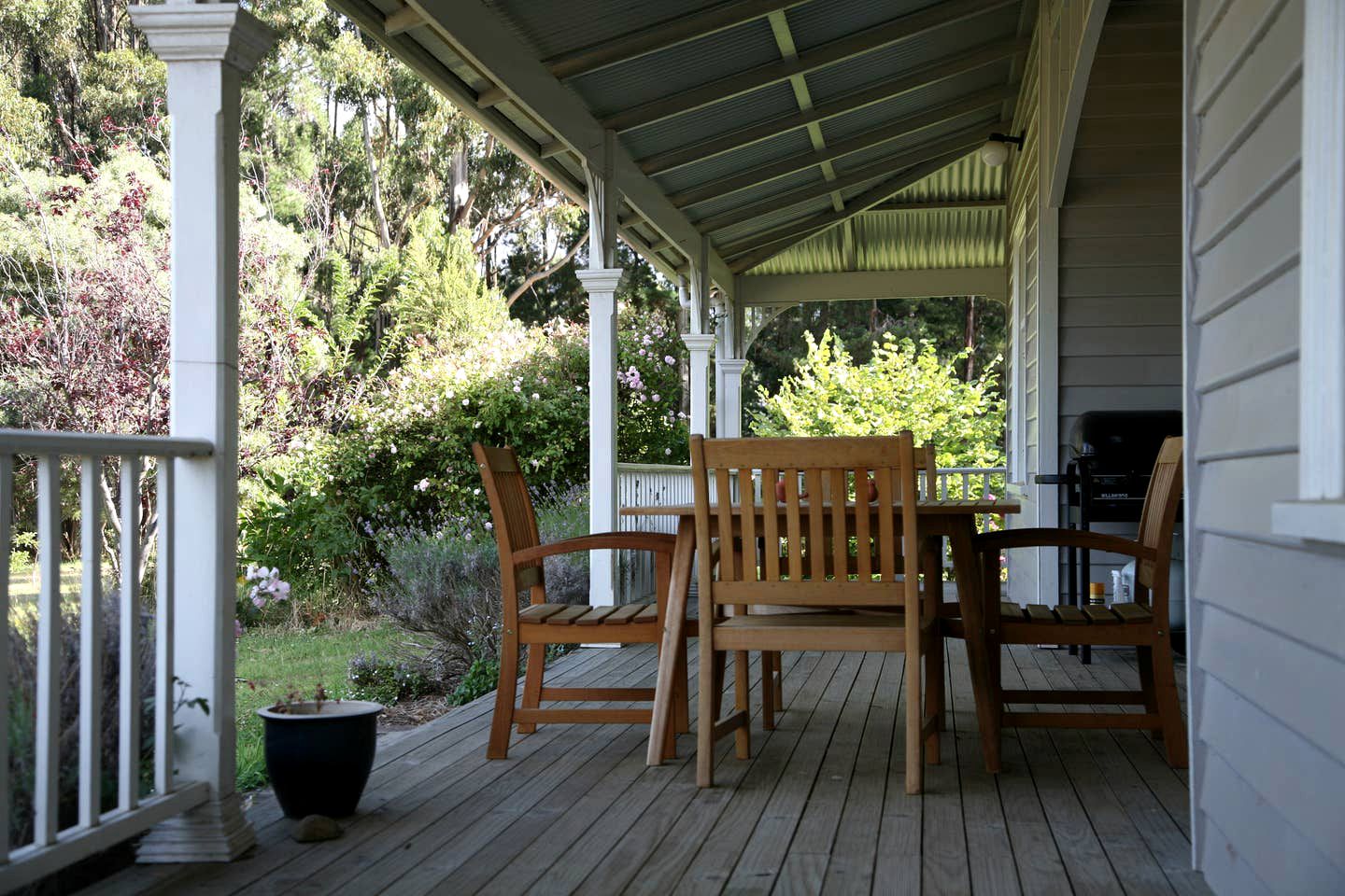 Waterfront Cottage with Views of Bruny Island near Kettering, Tasmania