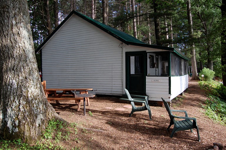 Cabins (Lake Luzerne, New York, United States)