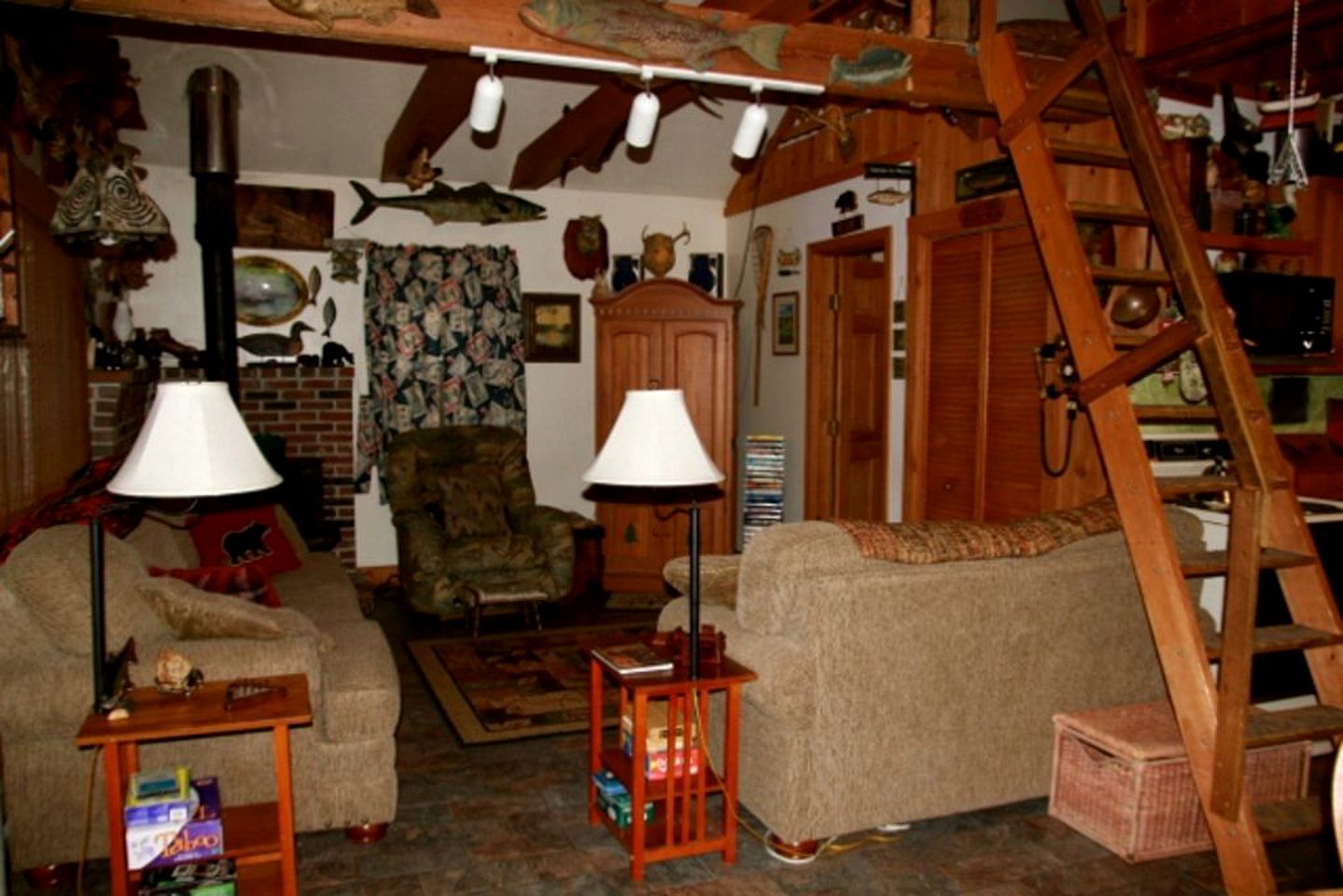 Waterfront Cabin Rental for a Peaceful Lake Getaway in Denmark, Maine