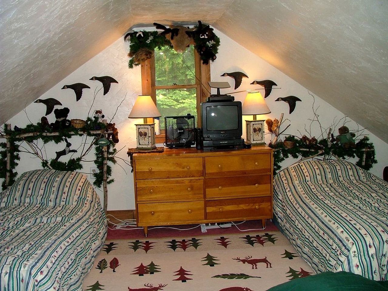 Waterfront Cabin Rental for a Peaceful Lake Getaway in Denmark, Maine