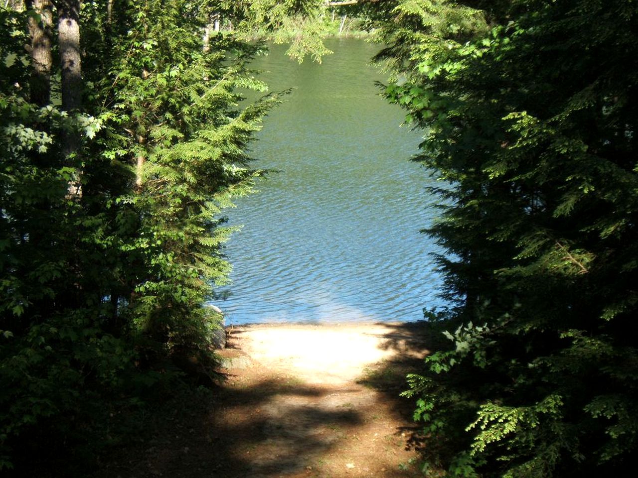 Waterfront Cabin Rental for a Peaceful Lake Getaway in Denmark, Maine