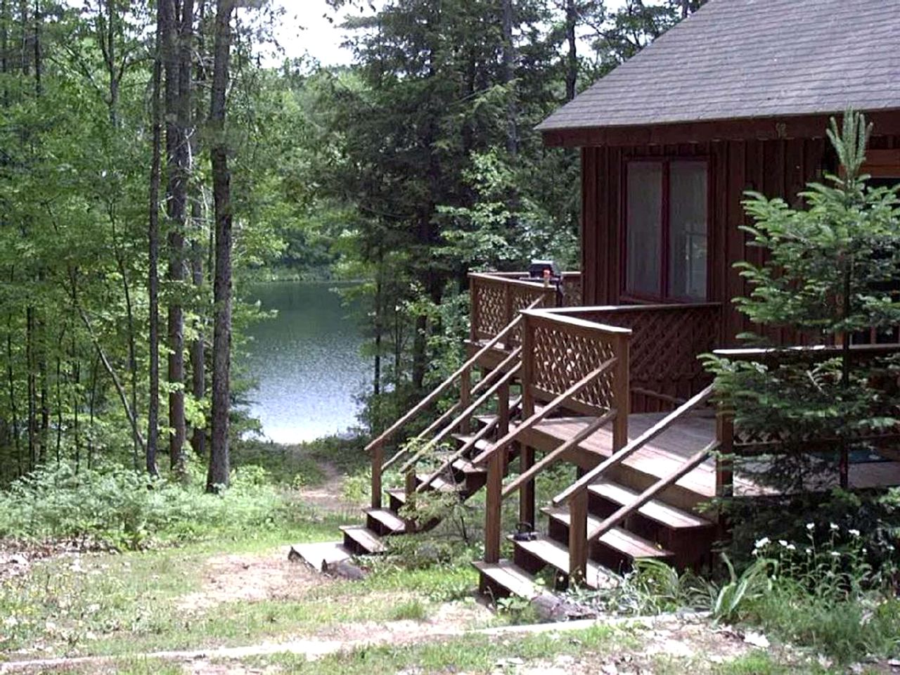 Waterfront Cabin Rental for a Peaceful Lake Getaway in Denmark, Maine