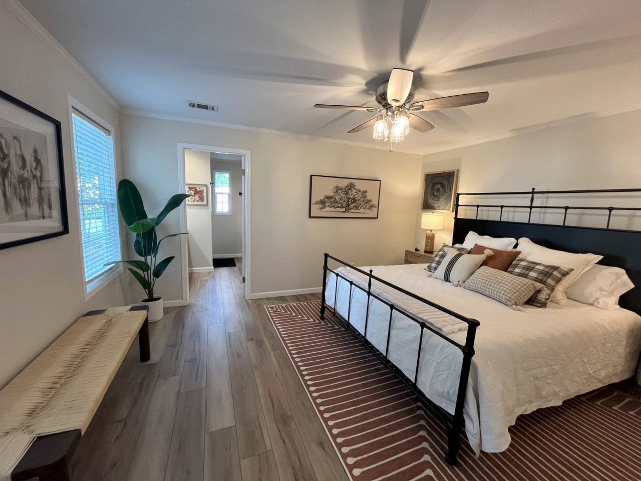 Spacious Modern Cabin on Toledo Bend Lake with Gorgeous Deck and Patio for an Amazing Family Getaway in Hemphill, Texas